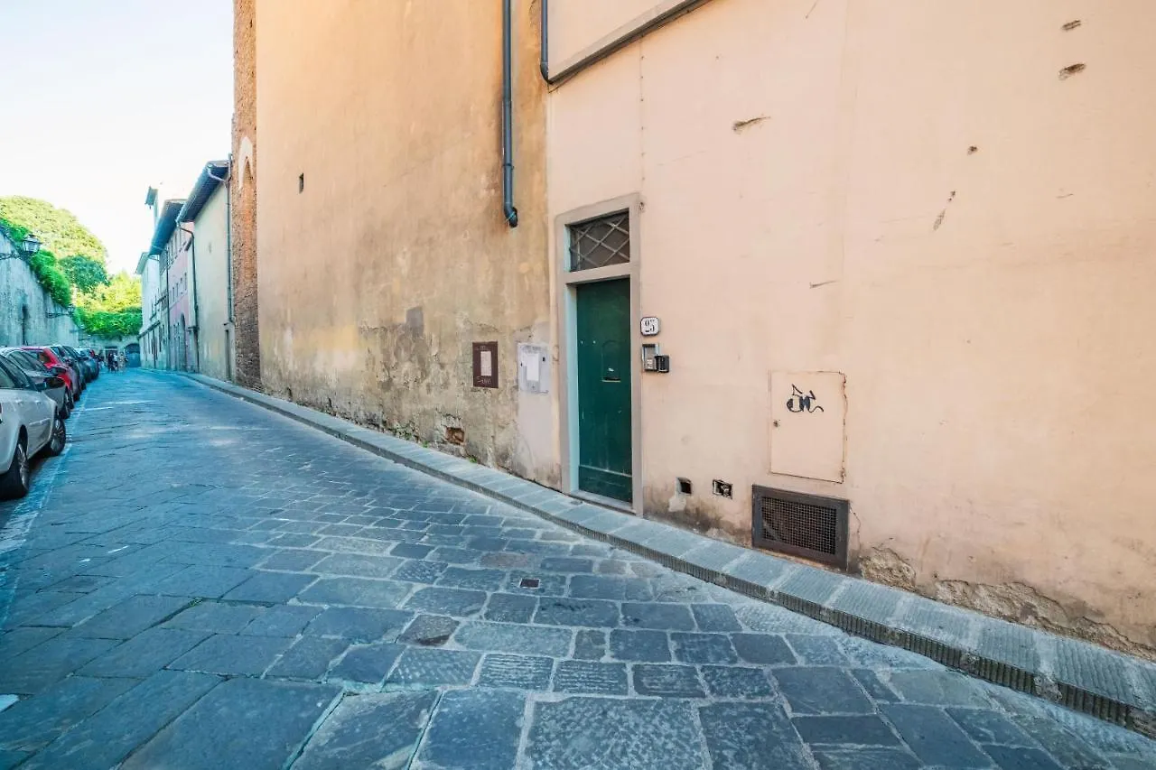 S2 - Serristori Tower Apt - Dolcevita Holiday Florence